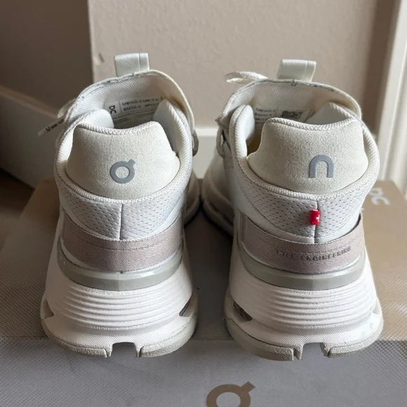 GUC on running cloudnova 2 ice/sand size 5.5 with original shoe box - Picture 4 of 16